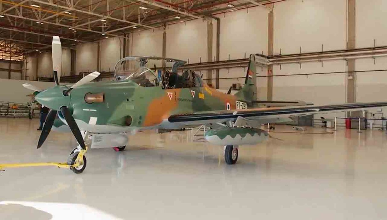 Embraer ने पराग्वे वायु सेना को A‑29 Super Tucano की डिलीवरी का TBT वीडियो साझा किया