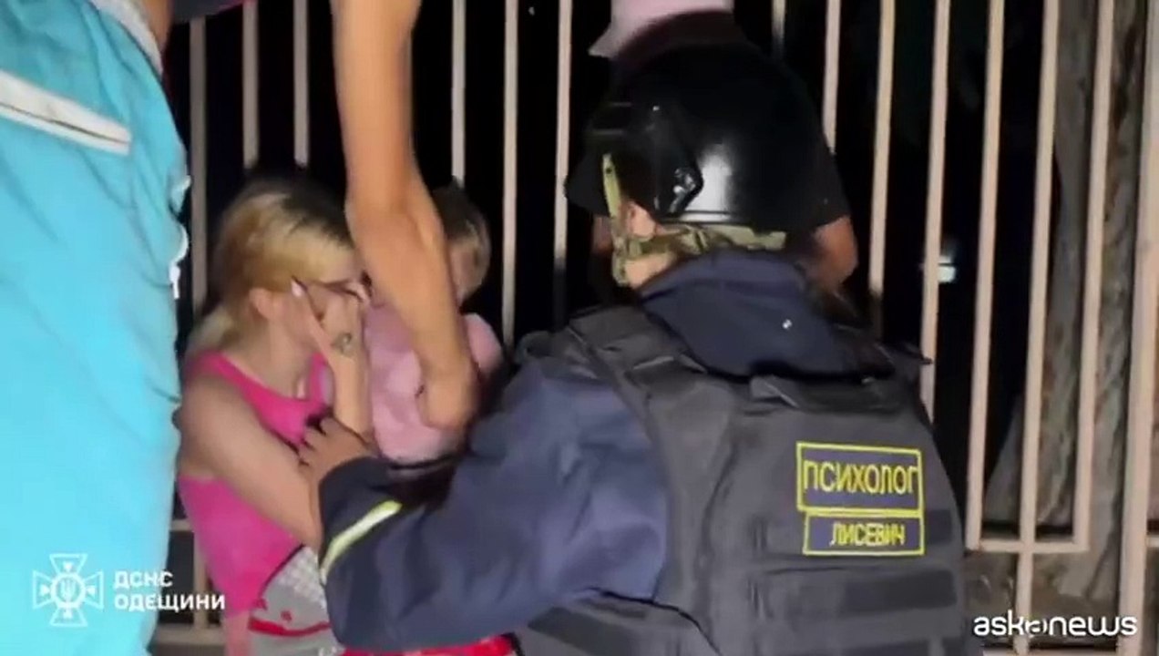 Sciame di droni russi su Odessa: almeno un morto e diversi feriti