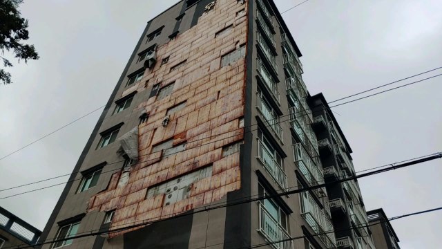 부산 호우 피해 잇따라...노면 파임, 낙석 등 22건 신고 / YTN