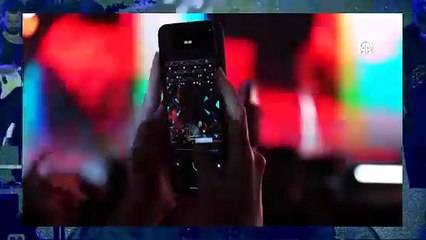 Şarkıcı Derya Uluğ Van'da sahne aldı