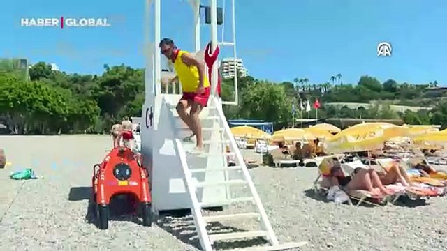  İnsansız cankurtaran robotu plajlarda hizmet veriyor