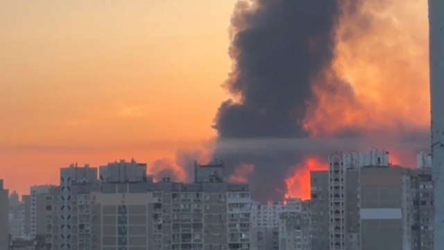 Russia-Ukraine War: Thick smoke erupts after explosions in residential area in Kyiv