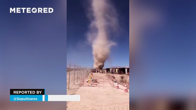 A gigantic dust devil forms in the Atacama Desert, Chile! The phenomenon's massive size surprised local residents.