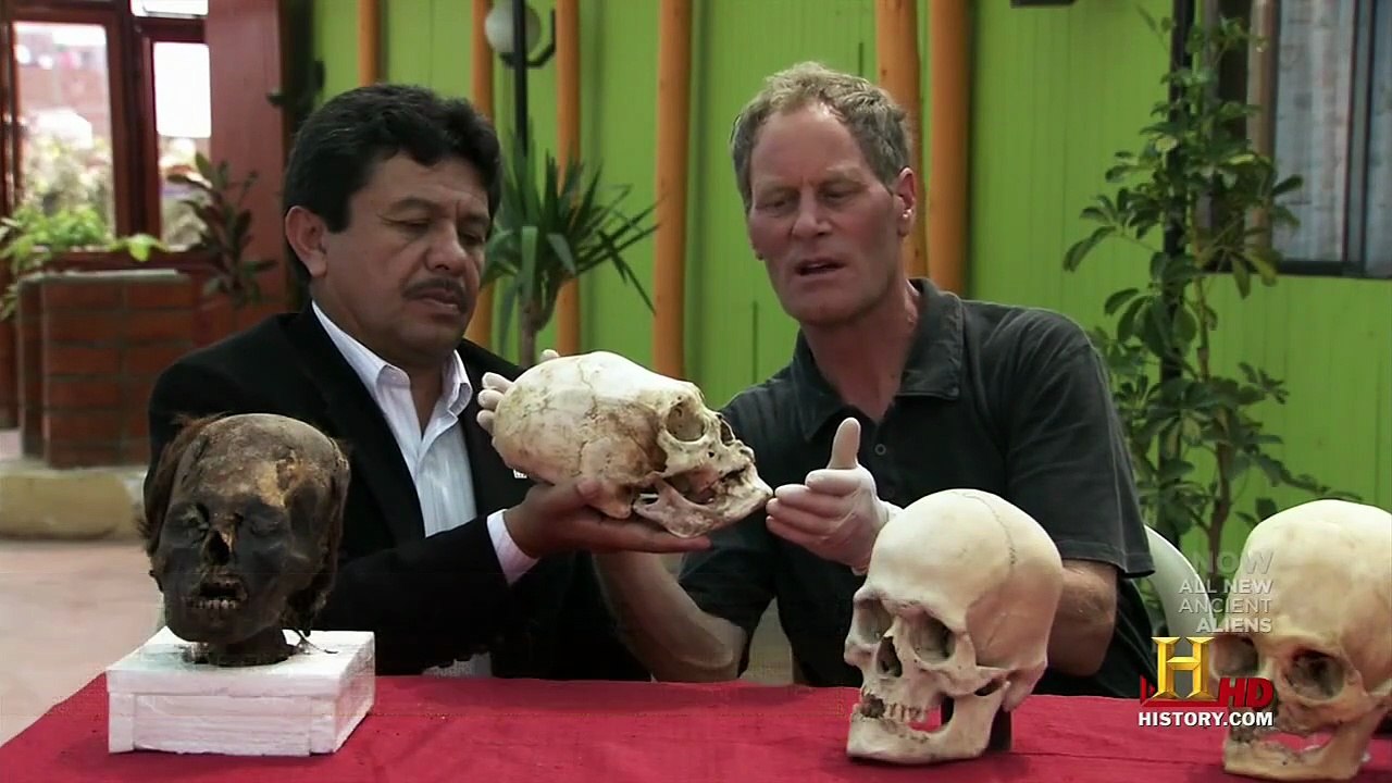 Alienígenas do Passado - Alienígenas e os Mortos-Vivos - Episódio 14 - Dublado HD (T03E14)