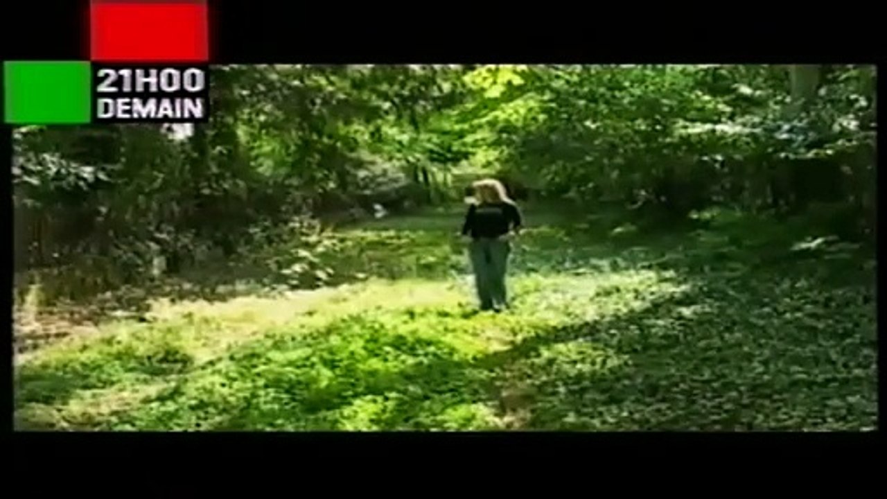 Johnny Hallyday – Bande-annonce officielle | "Quelque chose de Johnny" (26 mai 2003)