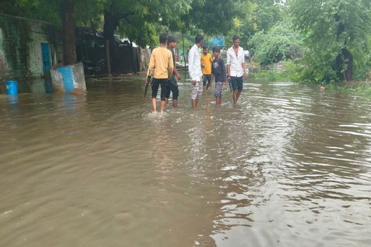 Jodhpur: घरों में पानी भरा... खौफ के साए में तीन बस्तियों के लोग, परकोटा में भी हालात सही नहीं