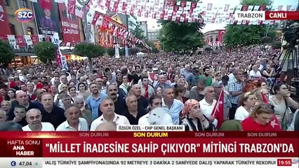 Özgür Özel, 10 bin imza toplayan Yeliz'i tanıttı