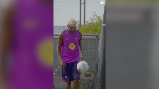 El Show de malabarismos de Lamine Yamal en el entrenamiento del Barça