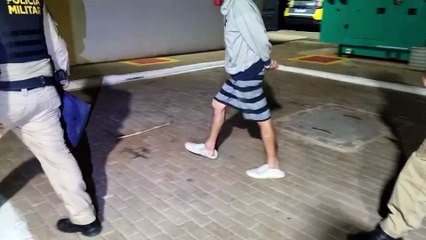 Após ganhar alimento, morador de rua se aproveita de descuido e furta objeto em residência