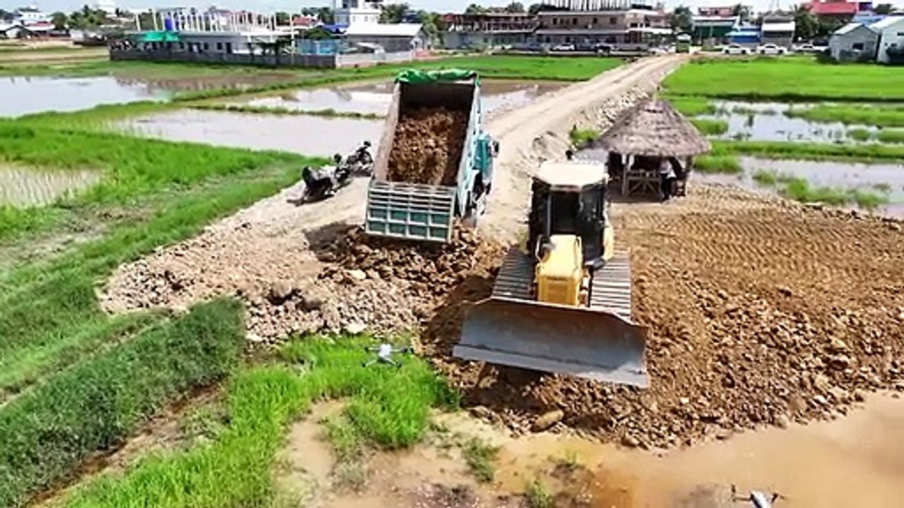 Nicely! Opening Landfill Huge size Project Using KOMATSU dozer Pushing Stone With Dump Trucks 5Ton