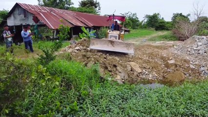 Aw completed land size 10mX20m can work with Bulldozer & Dump Truck