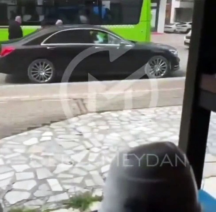 Esnafı gezerek Kuran kursları için para toplayıp, Mercedes marka arabası ile gitti