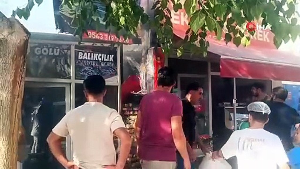 Van'da iş yerinde yangın paniği: İlk müdahaleyi vatandaşlar yaptı
