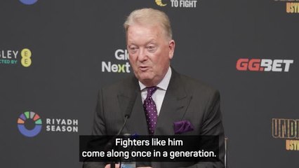 Usyk 'once in a generation' fighter - Warren