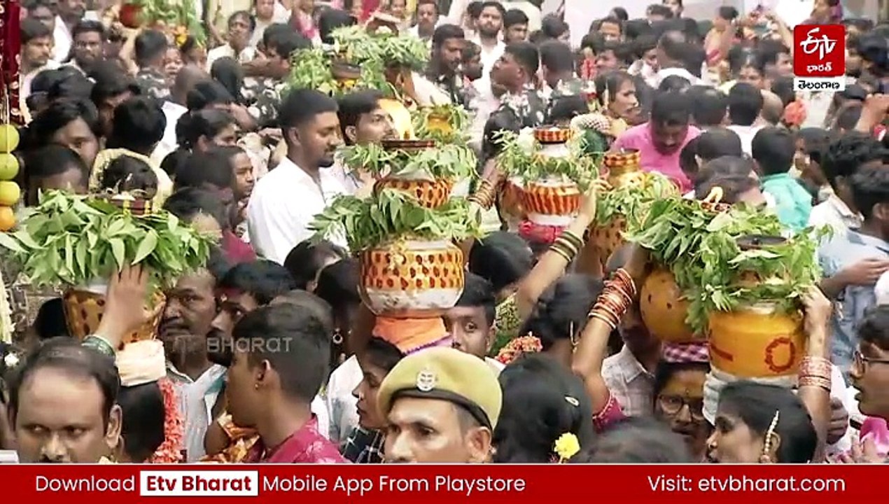 వైభవంగా లాల్ దర్వాజ సింహవాహిని బోనాల జాతర - రాష్ట్రాన్ని అగ్రపథాన నిలపాలని కోరుకున్న భట్టి విక్రమార్క