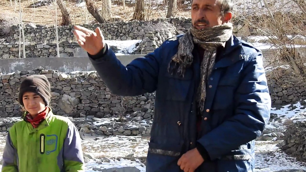 Bashir Expressing his Ideas on Misgar Yalk Forum Development