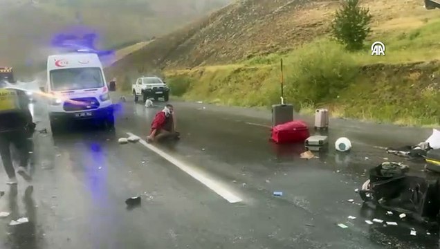 Sivas'ta otobüs kazası: Ölü ve çok sayıda yaralı var!