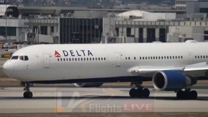 미 LA 공항 이륙하던 여객기 엔진 화재..."인명 피해 없어" / YTN