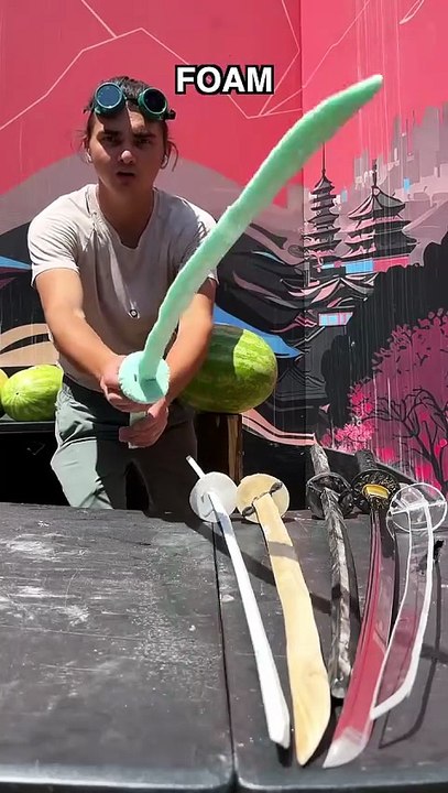 The ULTIMATE Minecraft Sword Durability Showdown! 🛡️ - Mini Katana