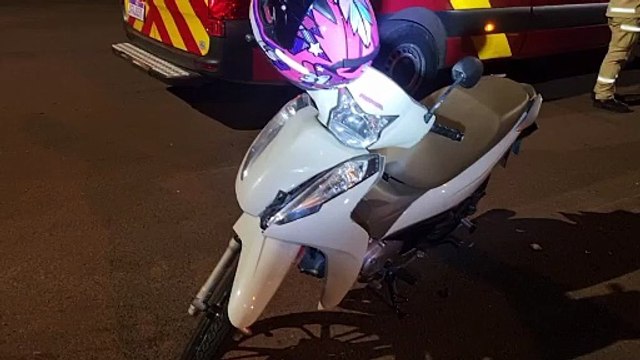 Vítima é socorrida pelo Siate após acidente no Jardim Mantovani