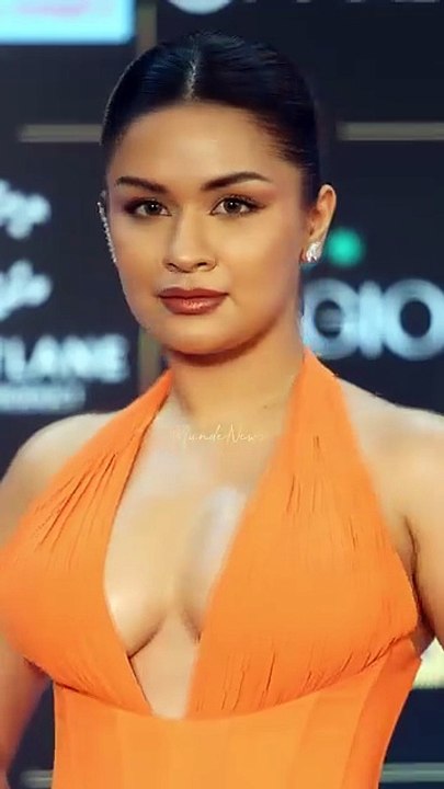 Geogeous actress in red carpet who you favorite