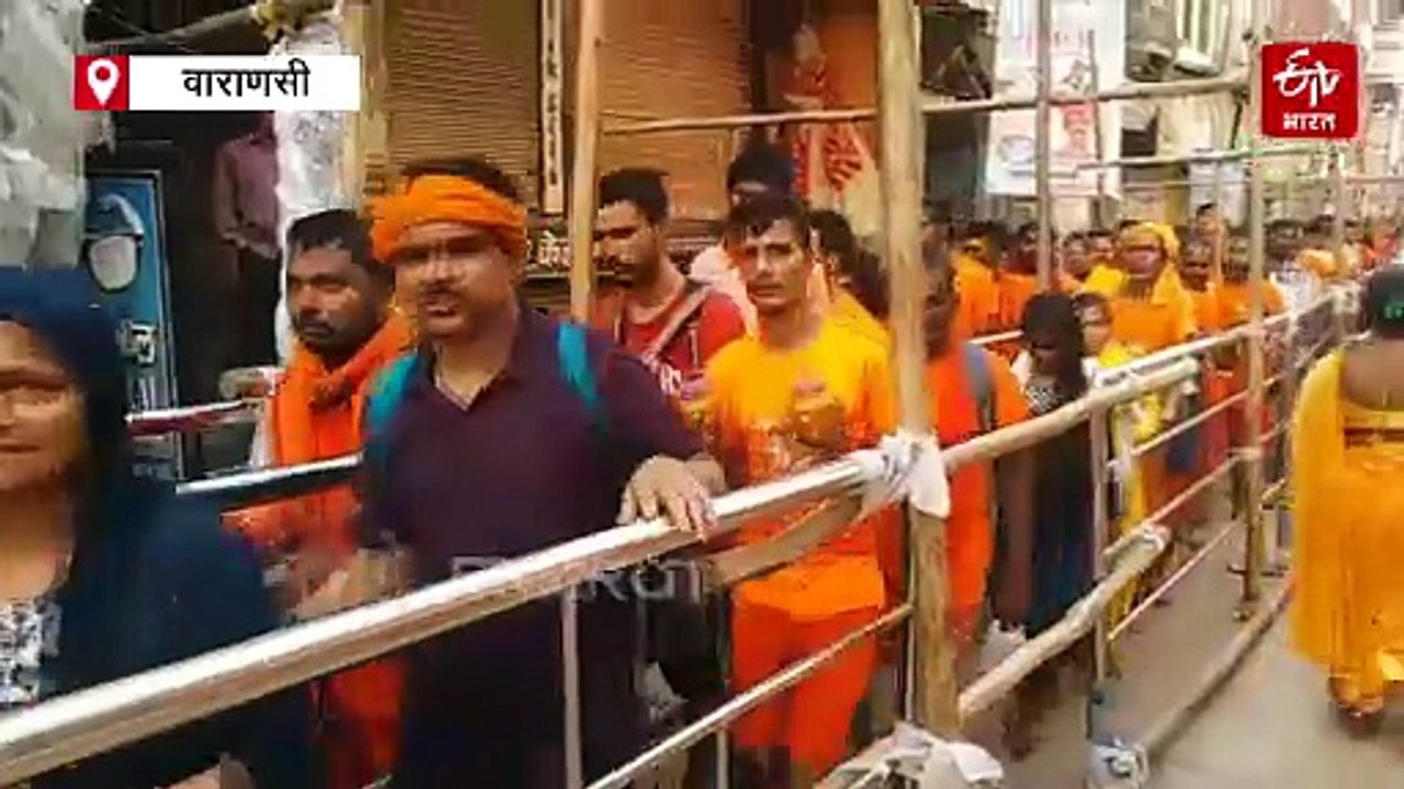 सावन का दूसरा सोमवार; काशी विश्वनाथ मंदिर के बाहर 3 किमी लंबी लाइन, शिवालयों में जलाभिषेक संग गूंज रहे बम-बम भोले के जयकारे