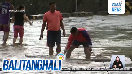 Ilang motorista at commuter, stranded sa gitna ng baha | Balitanghali