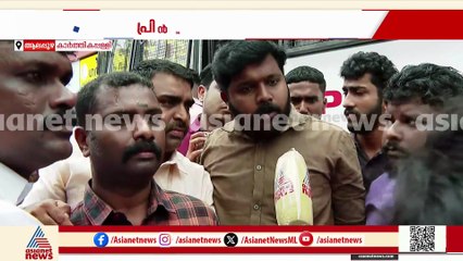 പരിക്കേറ്റ പ്രവര്‍ത്തകനെ പൊലീസ് ആശുപത്രിയില്‍ കൊണ്ടുപോകണമെന്ന് യൂത്ത് കോണ്‍ഗ്രസ്