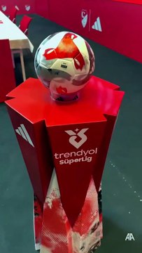 Süper Lig'de yeni sezonun futbol topu tanıtıldı