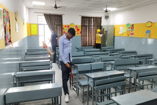 Video : 'स्कूल में बम रखा है...' जयपुर में फिर मिली बम से उड़ाने की धमकी, सुरक्षा एजेंसियां अलर्ट