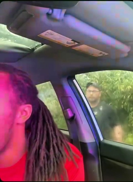 Police officer breaks unarmed man’s window, punches him and slams him on his face after pulling him over 👀
