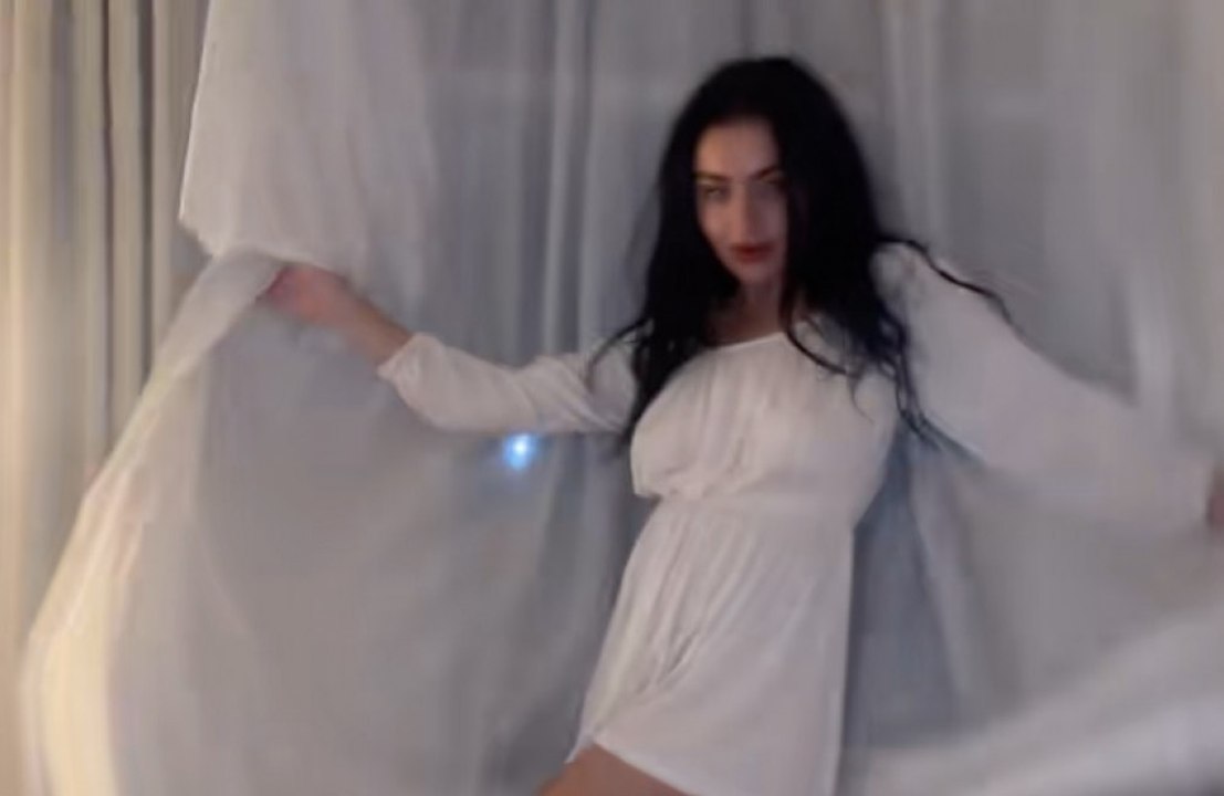 Charli XCX: Sie zeigt ihre wilde Hochzeits-Afterparty