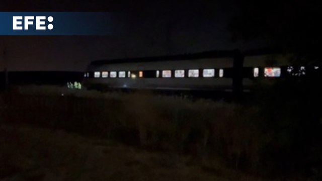 Mueren dos personas tras ser arrolladas por el Alvia de Madrid en Moriscos (Salamanca)