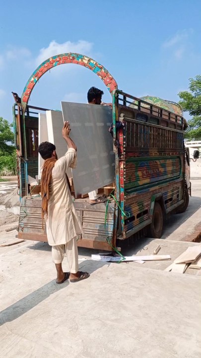 Unloading 5x10 Ft Giant Tiles – Extreme Heavy Tile Handling!