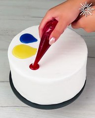 Fun and creative balloon cake decorations! 🎈🎂