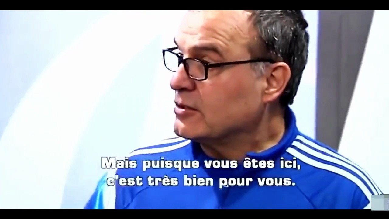 Marcelo Bielsa le da clases a Zidane