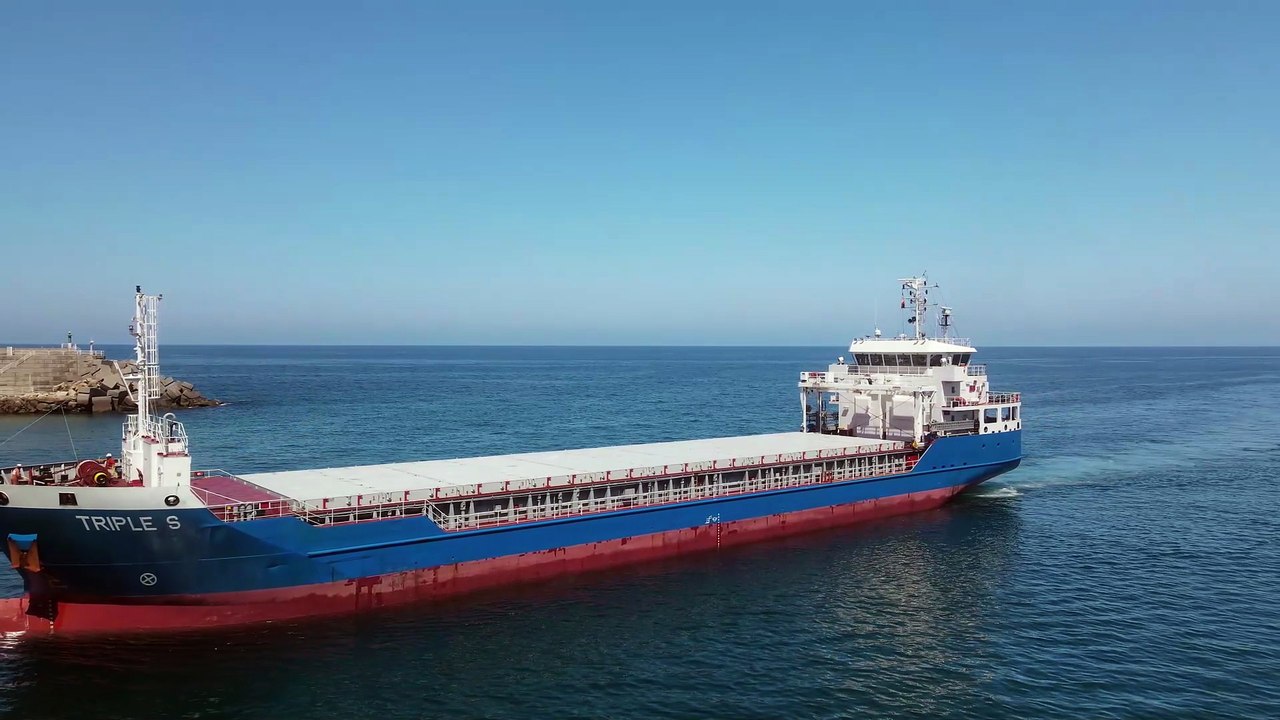 cargo Triple S à Burela (Espagne)