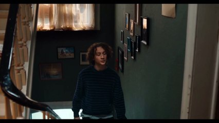 Pub TV  TotalEnergies - C'est toujours pas Versailles ici (2024)