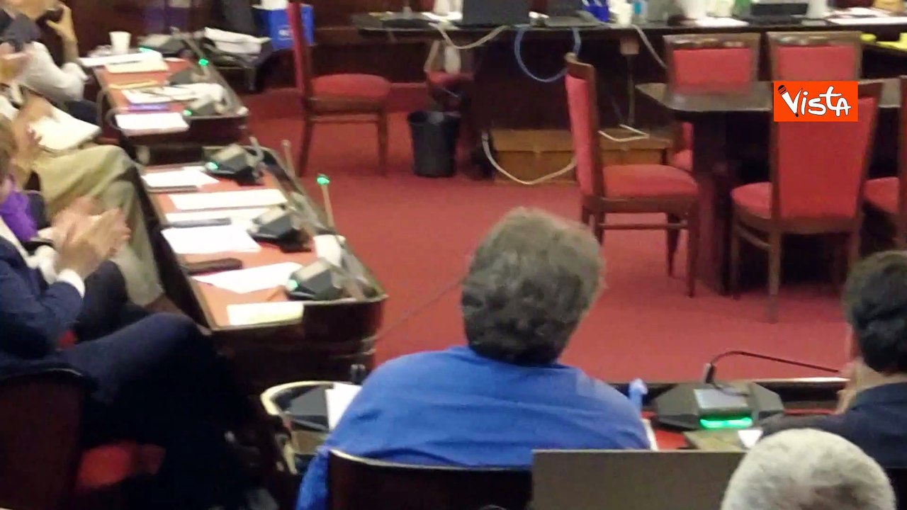 Il sindaco di Milano prosegue con l'incarico, la standing ovation dei consiglieri di Milano per Sala