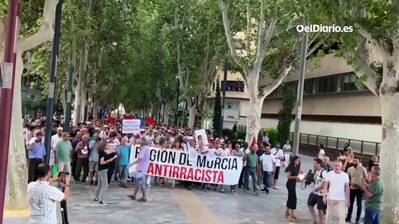 Murcia sale a la calle contra el racismo tras los disturbios ultras en Torre Pacheco