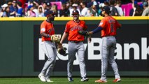 Astros Dominate Mariners 11-3, Walker Hits Deep Drive