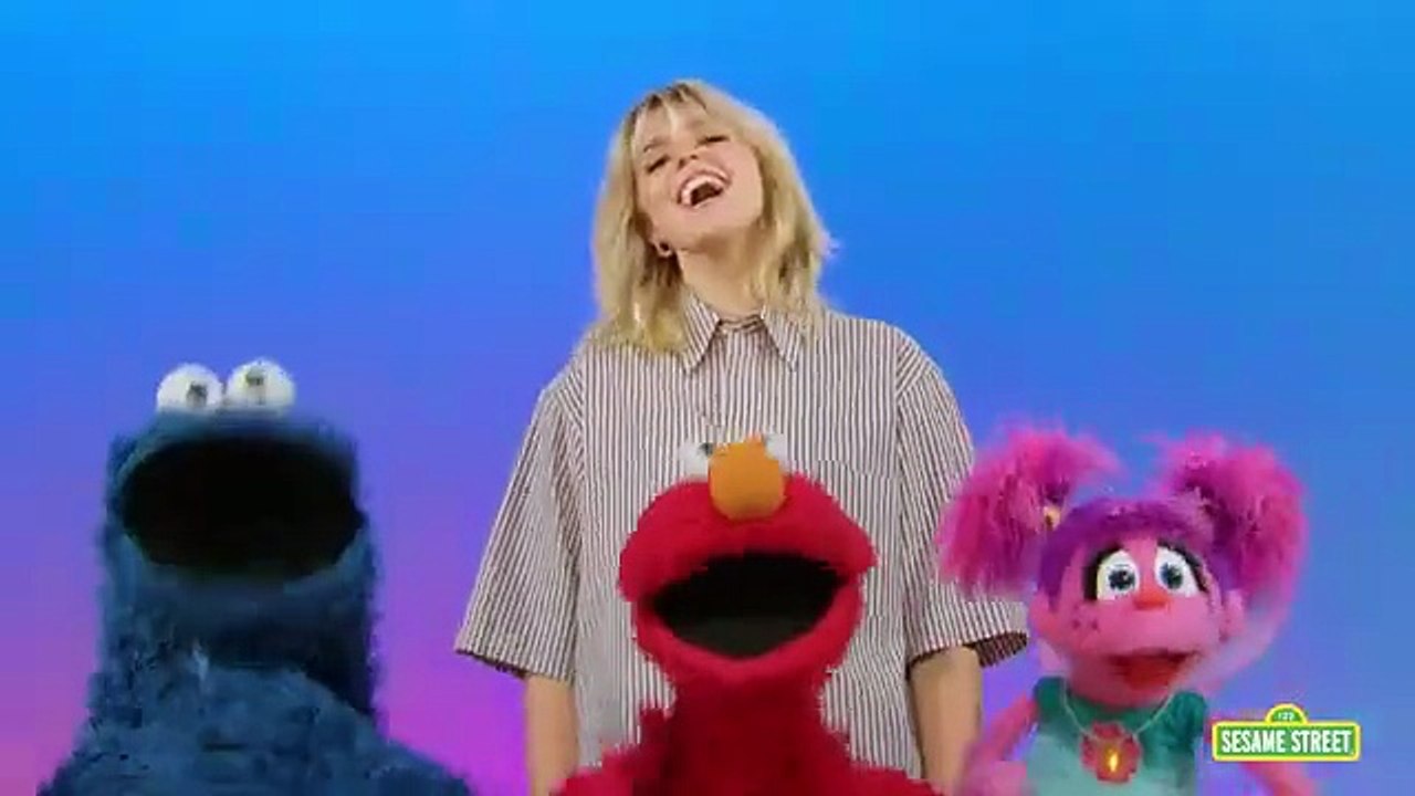 Sesame Street: The Feelings Song with Elmo and Reneé Rapp - video ...