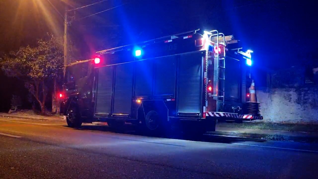 Curto circuito mobiliza Corpo de Bombeiros na PRc-467 em Cascavel
