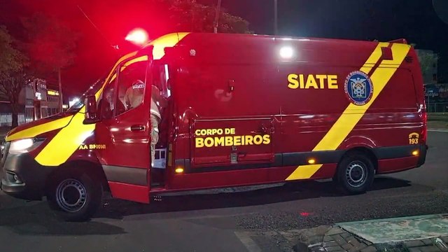 Cacetada! Gol tem a frente destruída em forte batida na Avenida Tancredo Neves