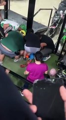 Momento en que rescatan a guardia en Tocoa, Colón