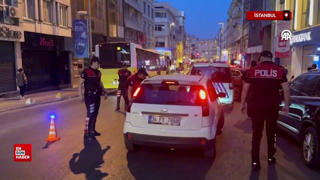 İstanbul'da polis ekipleri, kent genelinde helikopter destekli huzur'' uygulaması yaptı.