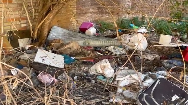 Roma, donna morta al Mandrione: le immagini del degrado sul luogo del ritrovamento del corpo di Emanuela Ruggeri