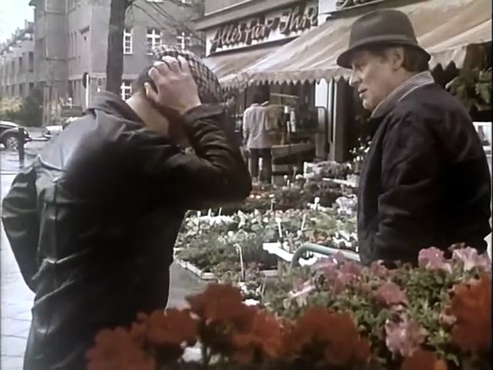 Drei Drei Damen vom Grill S05E03-Moabit Antik