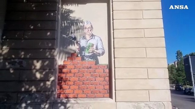 Beppe Sala si mura nel nuovo murale di aleXsandro Palombo