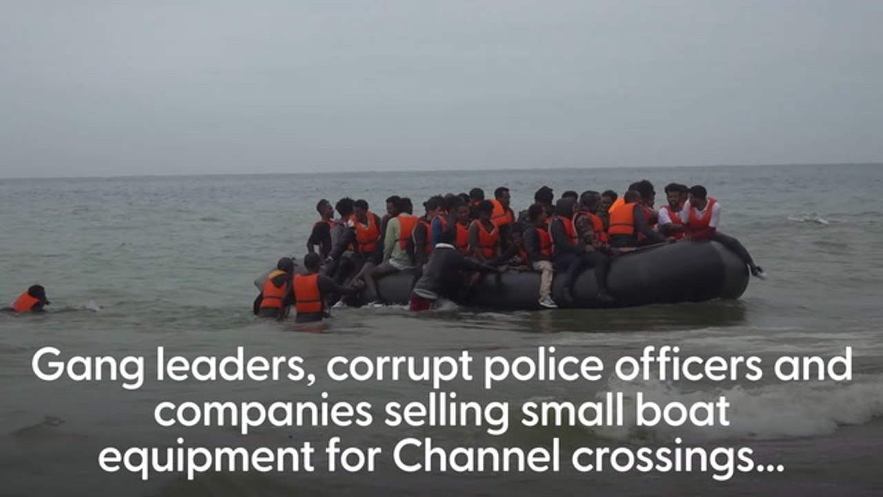 Sanctions to be introduced to target people-smuggling gangs